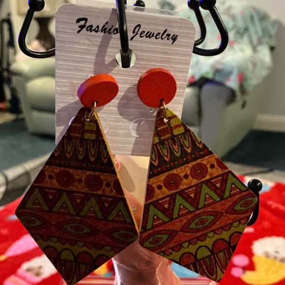 Earrings - Picture 5 of 5